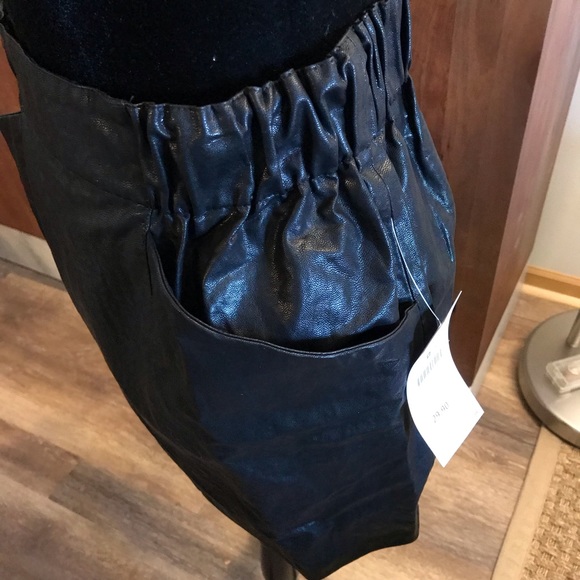 Zara Faux Leather Mini Skirt with Pockets - Picture 6 of 8